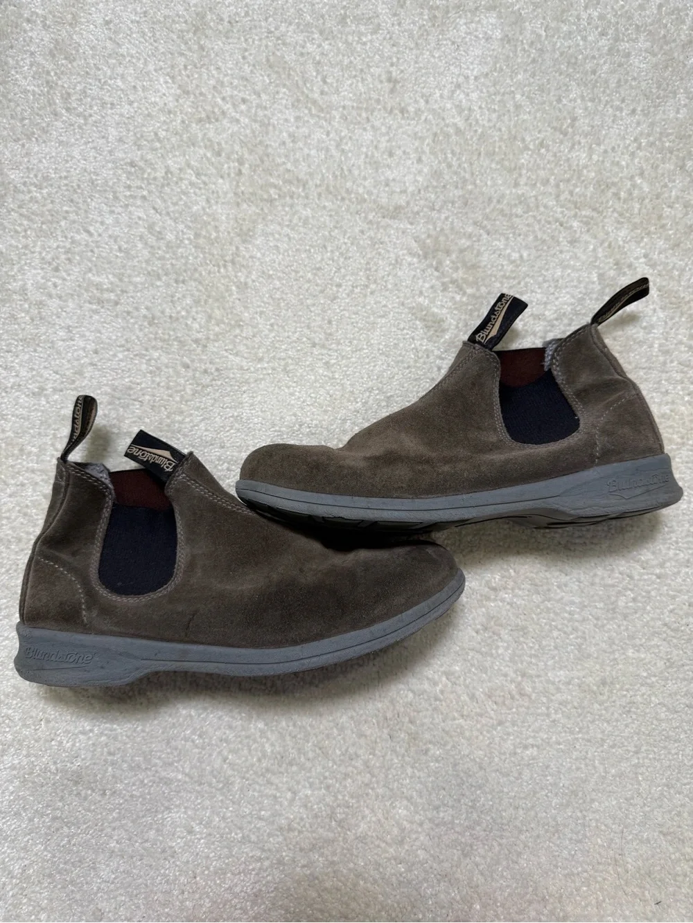 Blundstone 1397 Chelsea Boot Olive Suede Unisex Women’s 9.5 Men’s 7.5